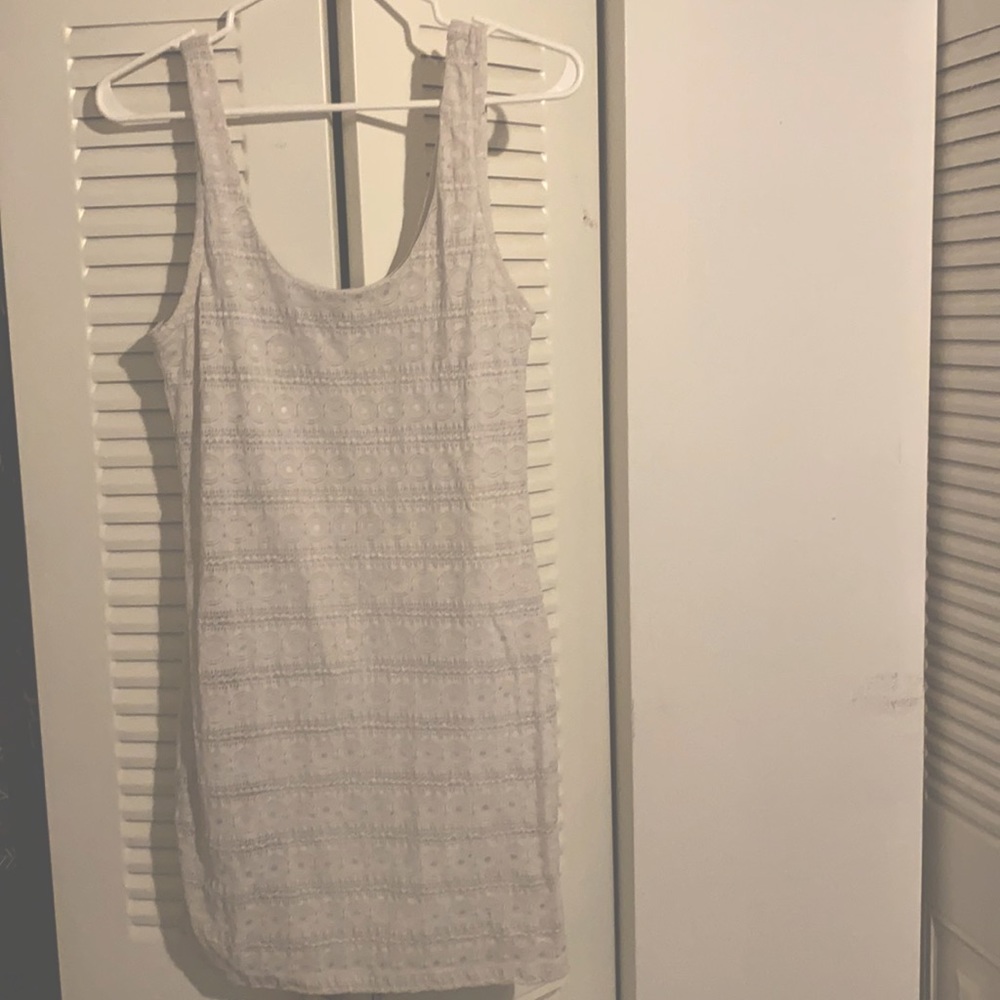 White knitted like dress